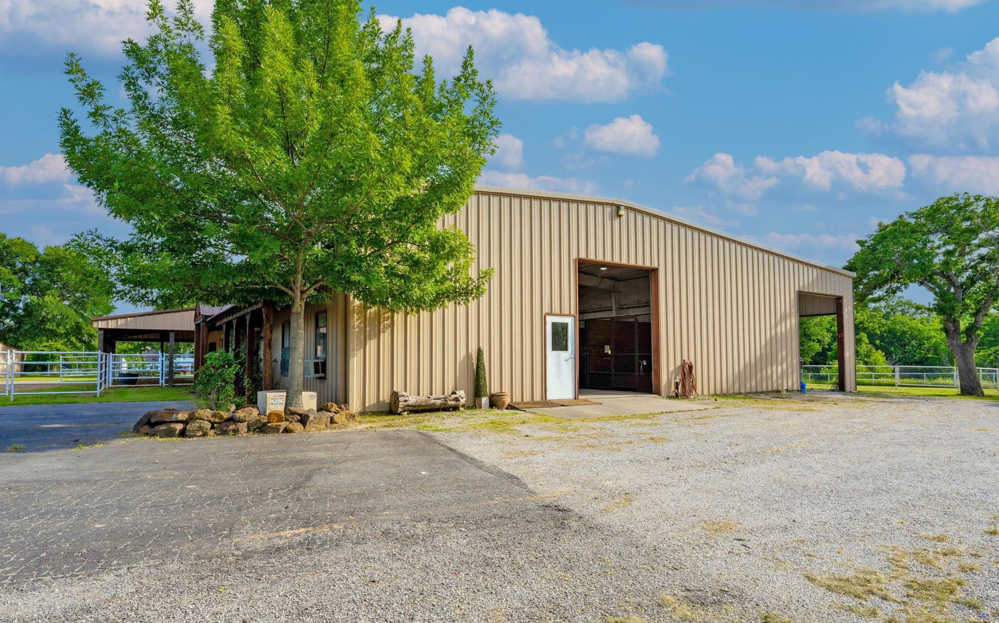 main property photo 23