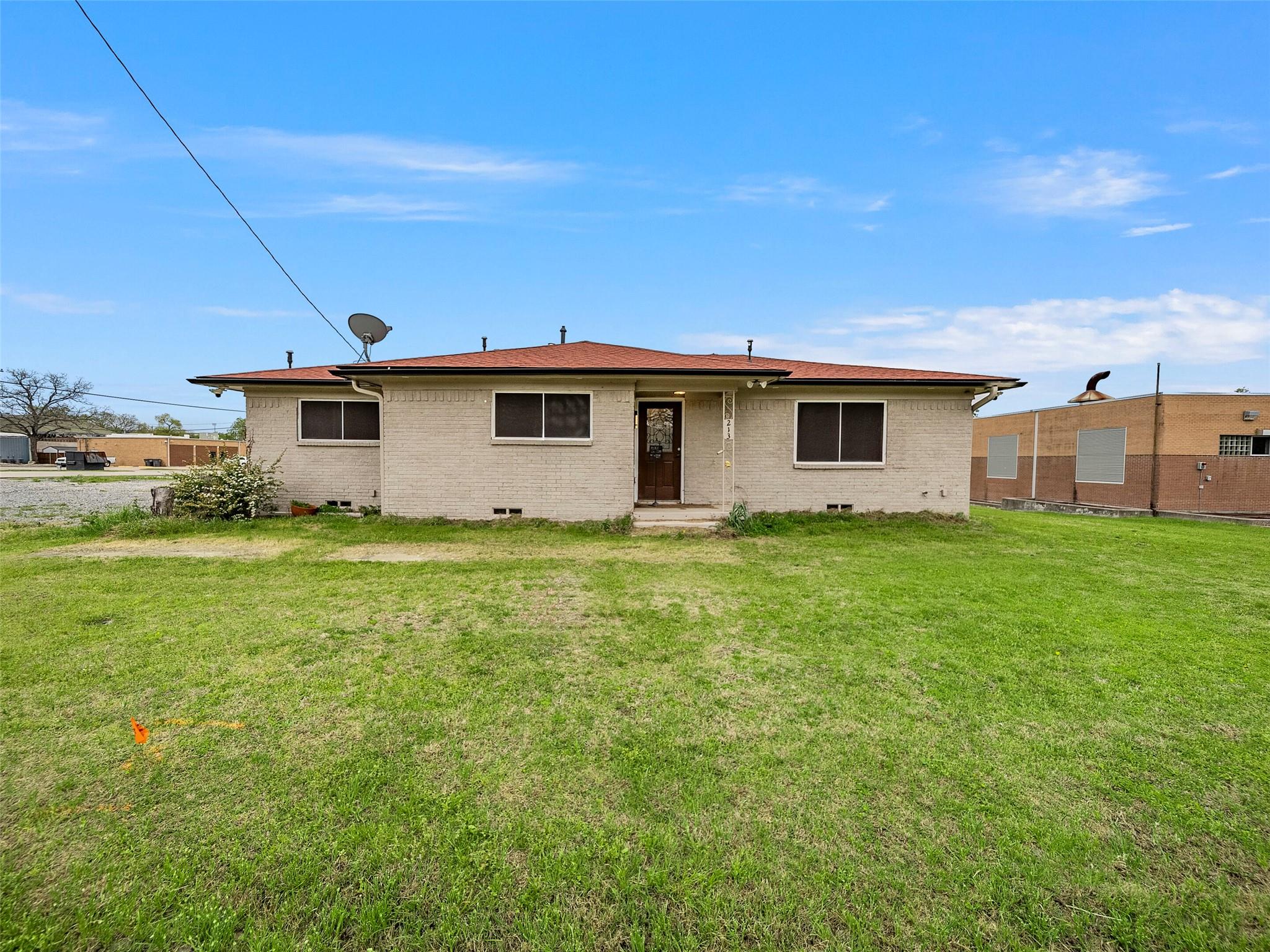 main property photo 3