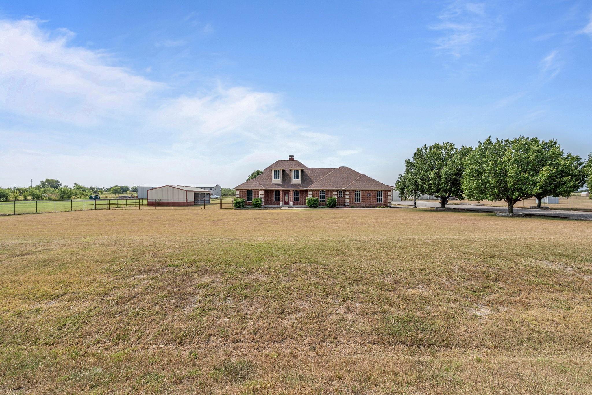 main property photo 30