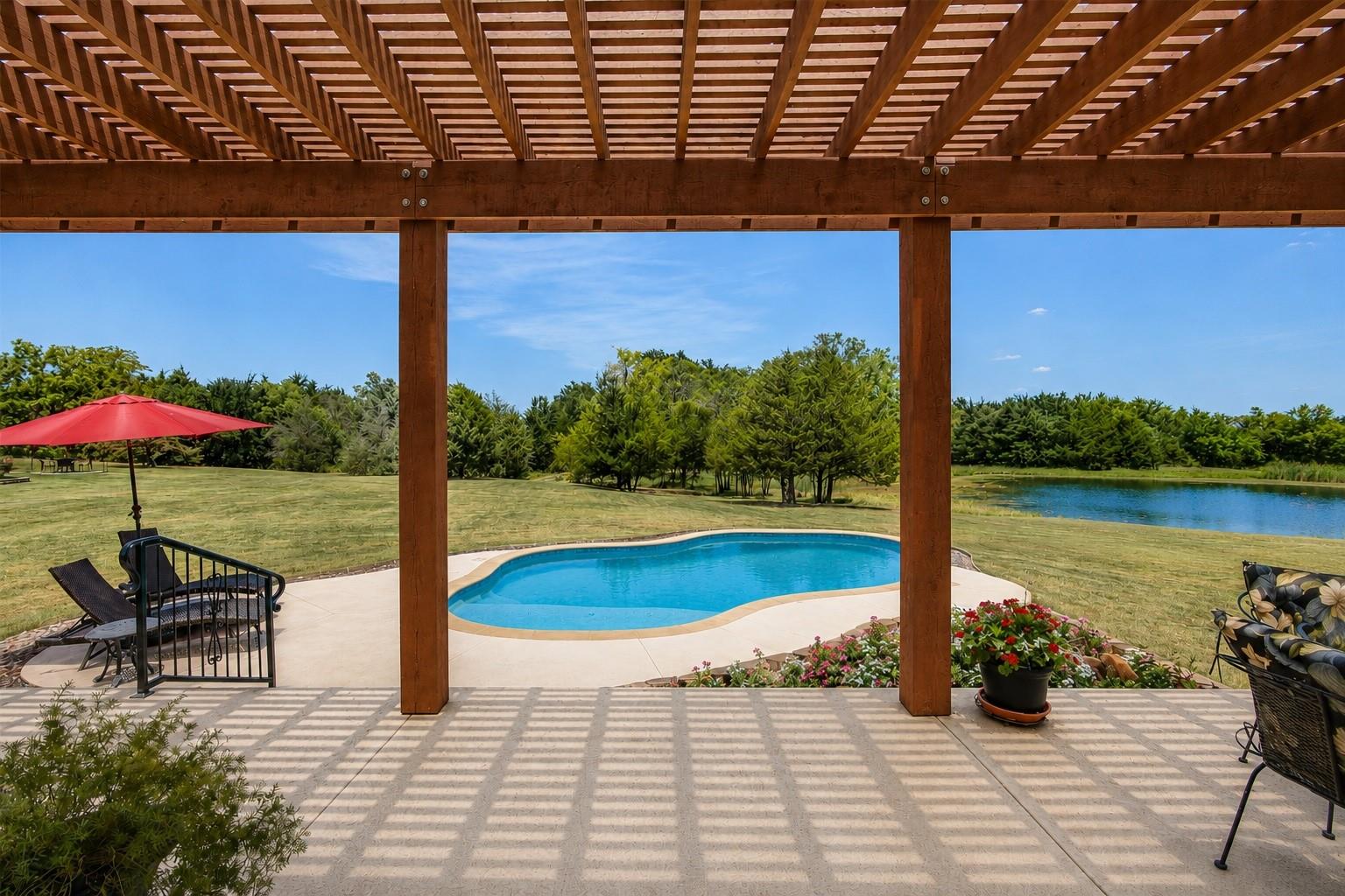 main property photo 26