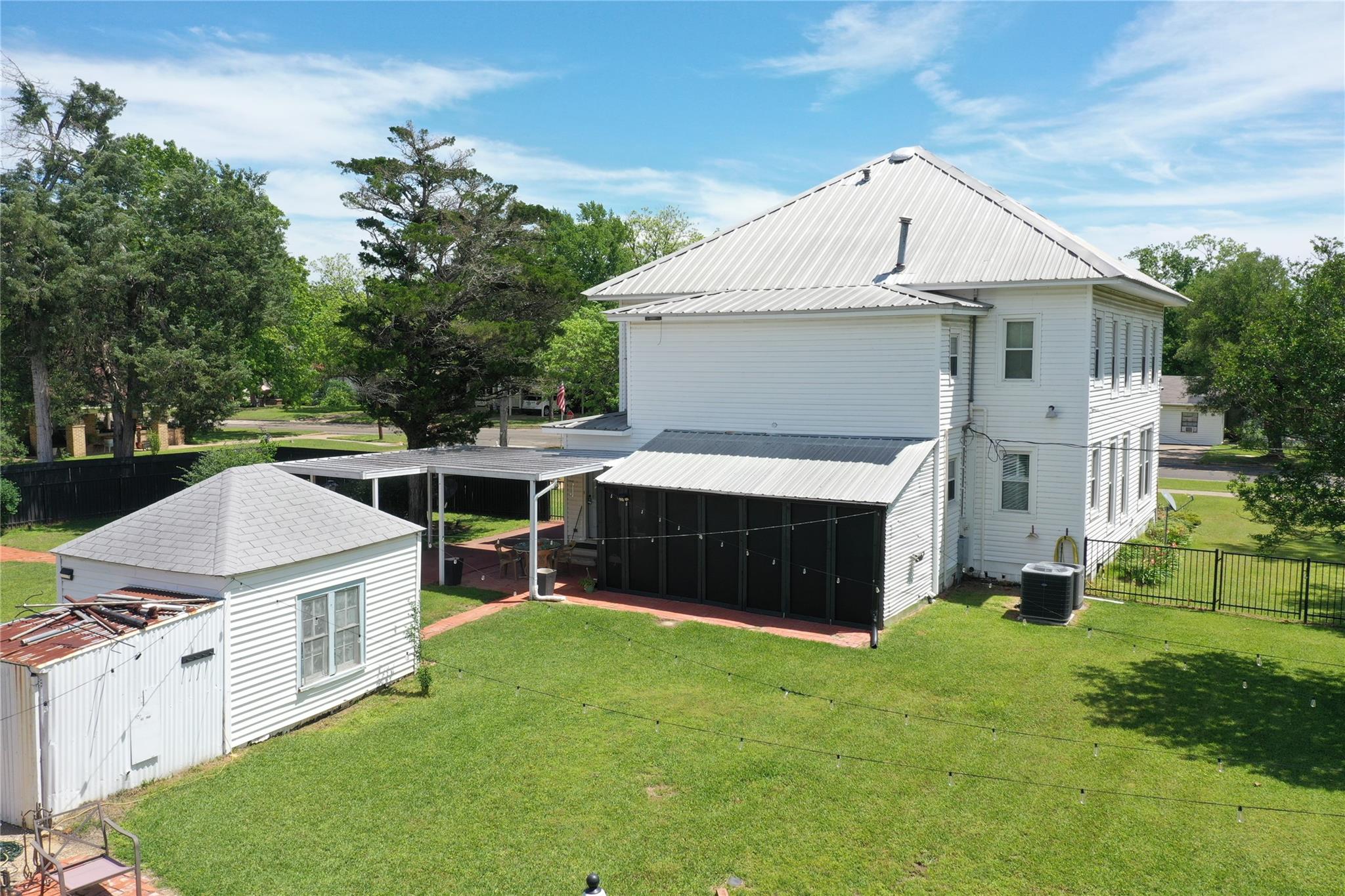 main property photo 32