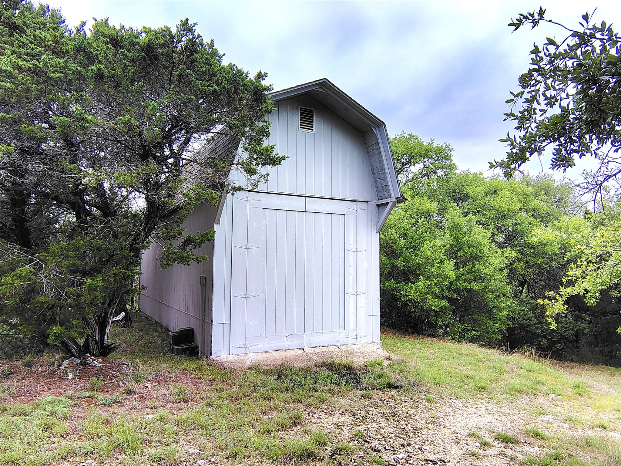 main property photo 25