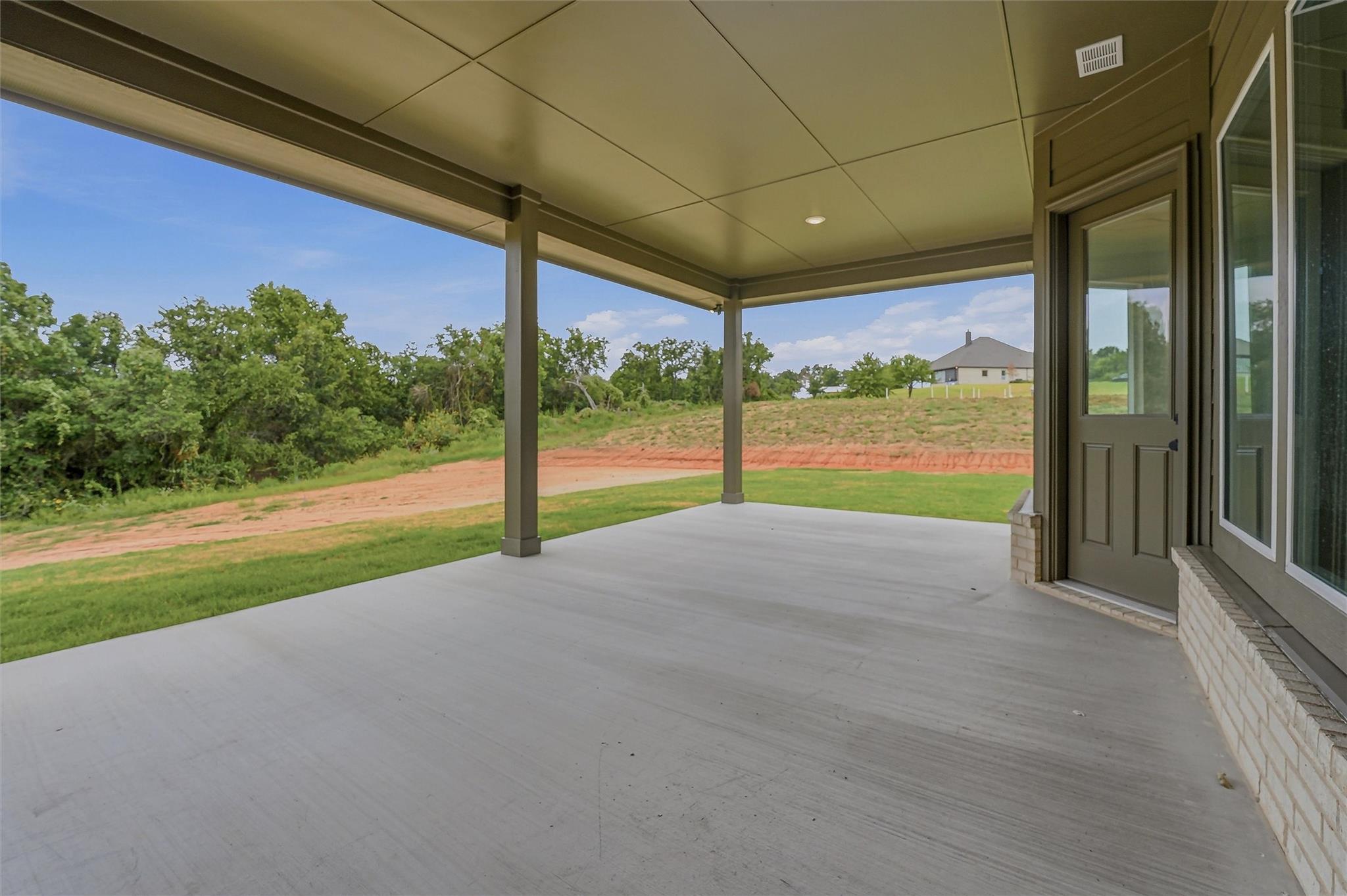 main property photo 32