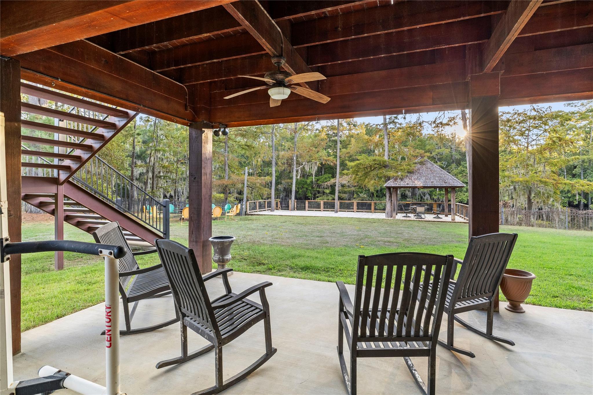 main property photo 33