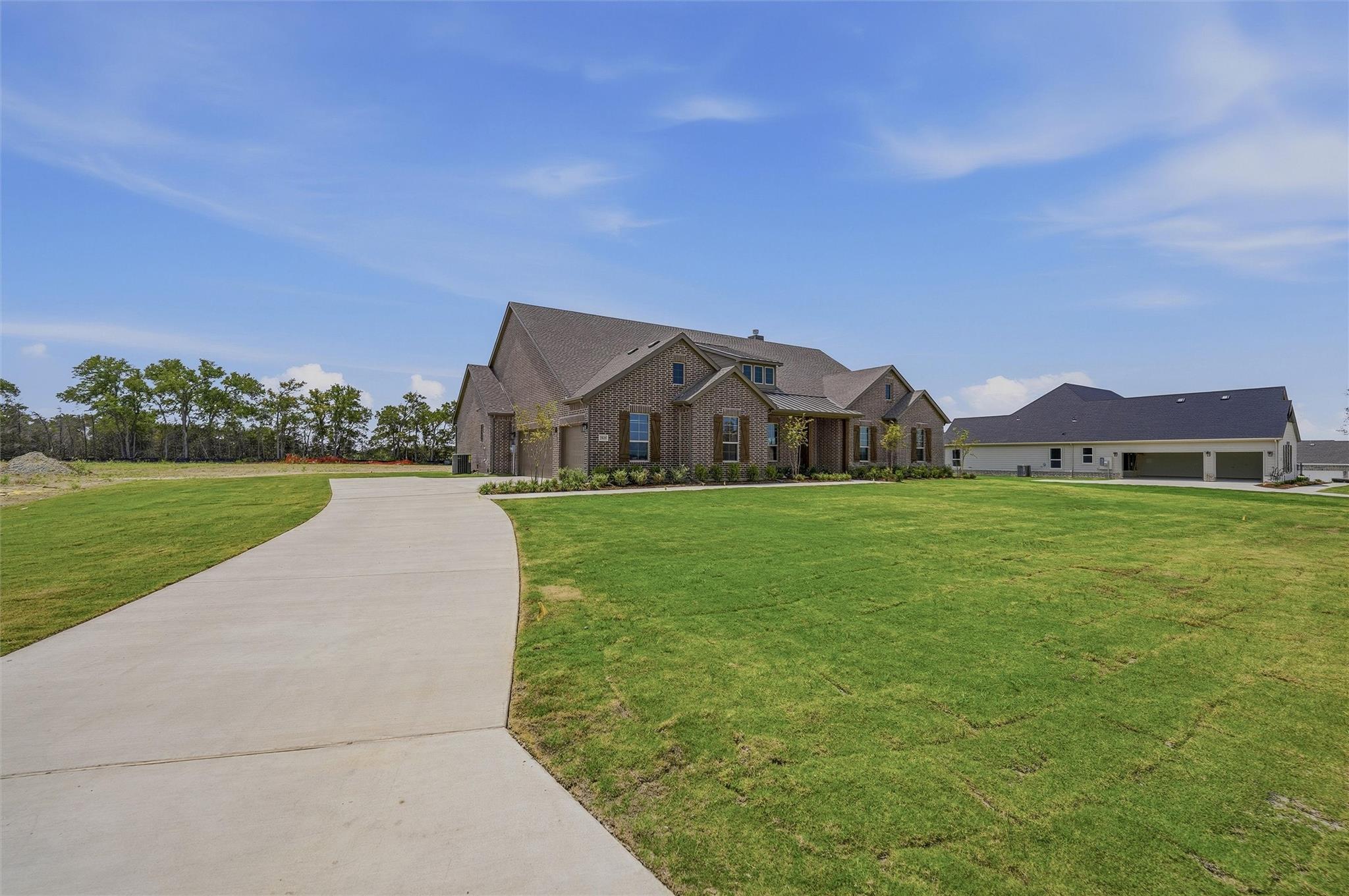 main property photo 4