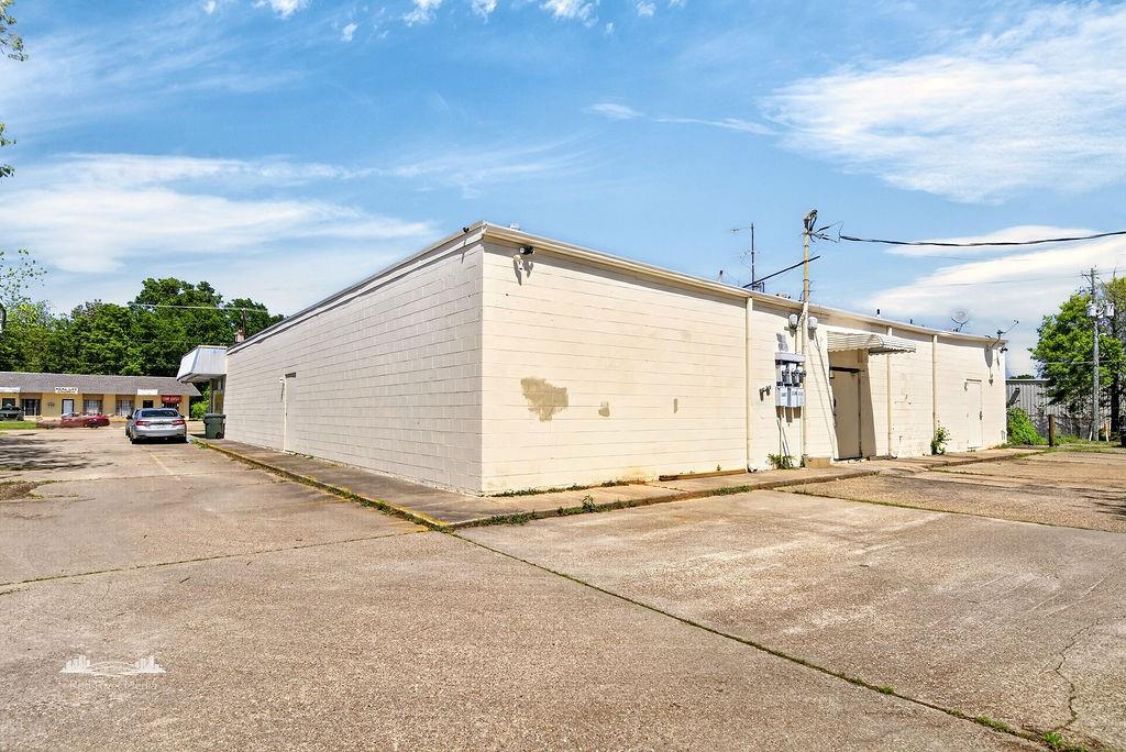main property photo 33