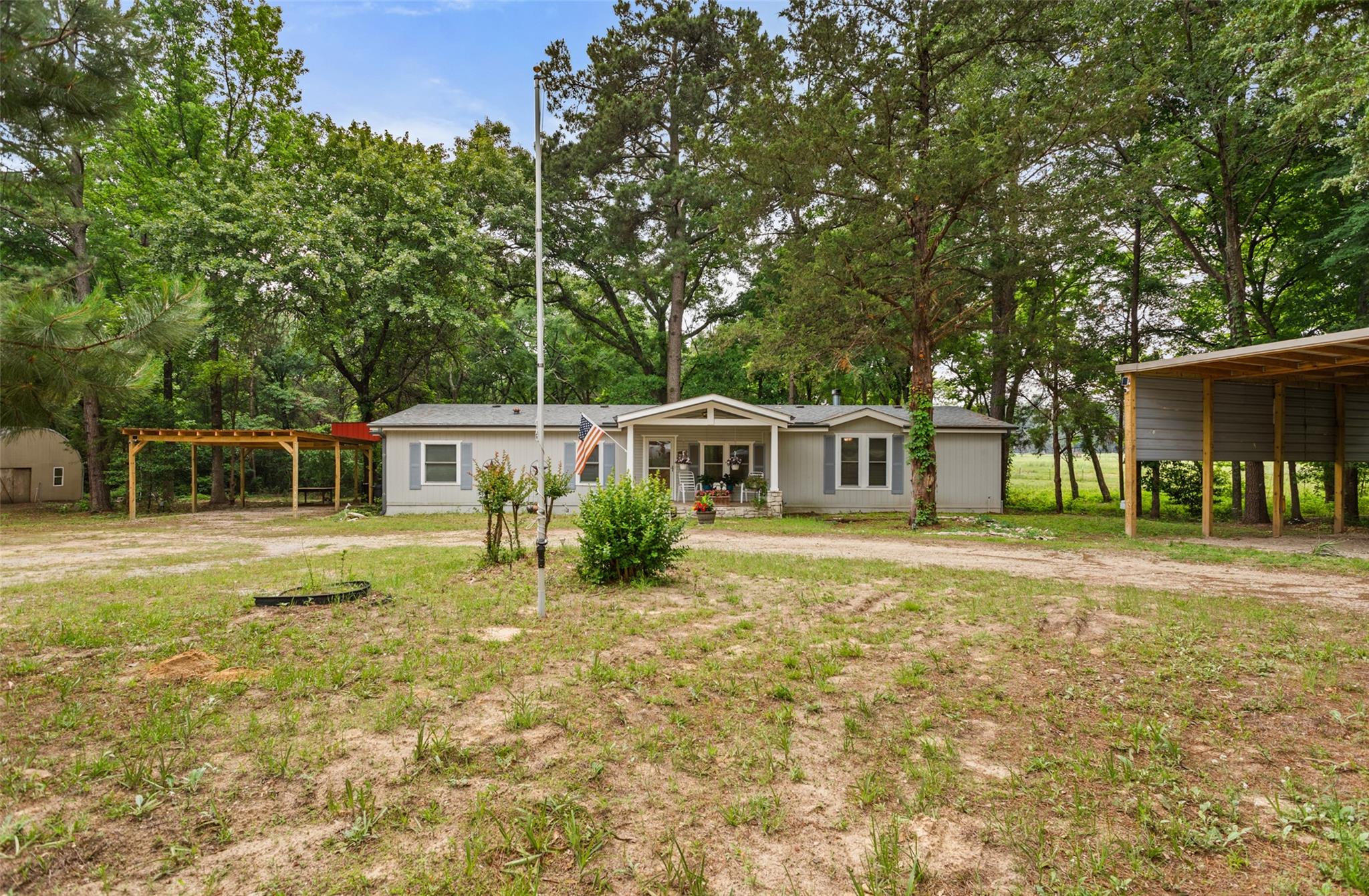 main property photo 6
