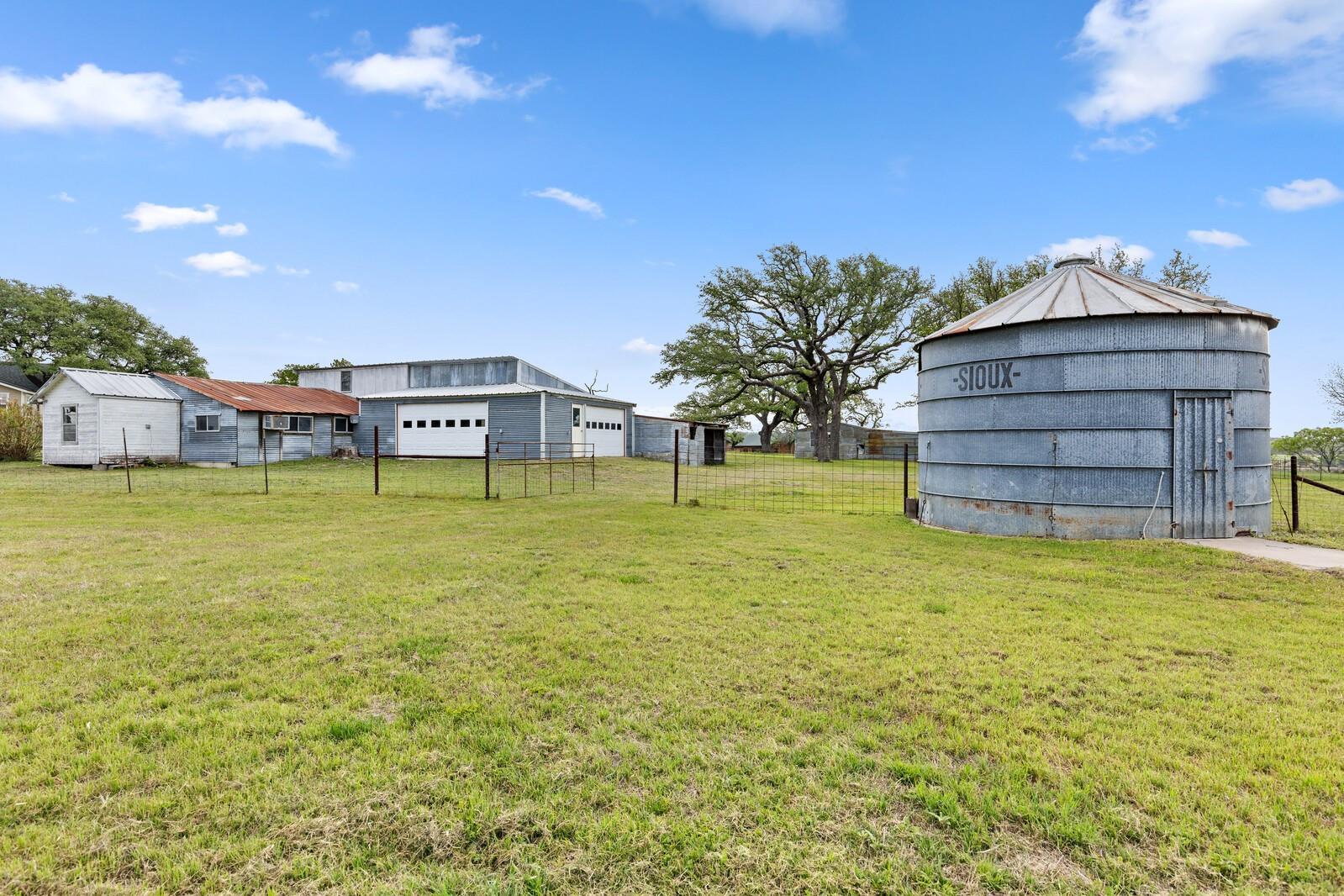 main property photo 37