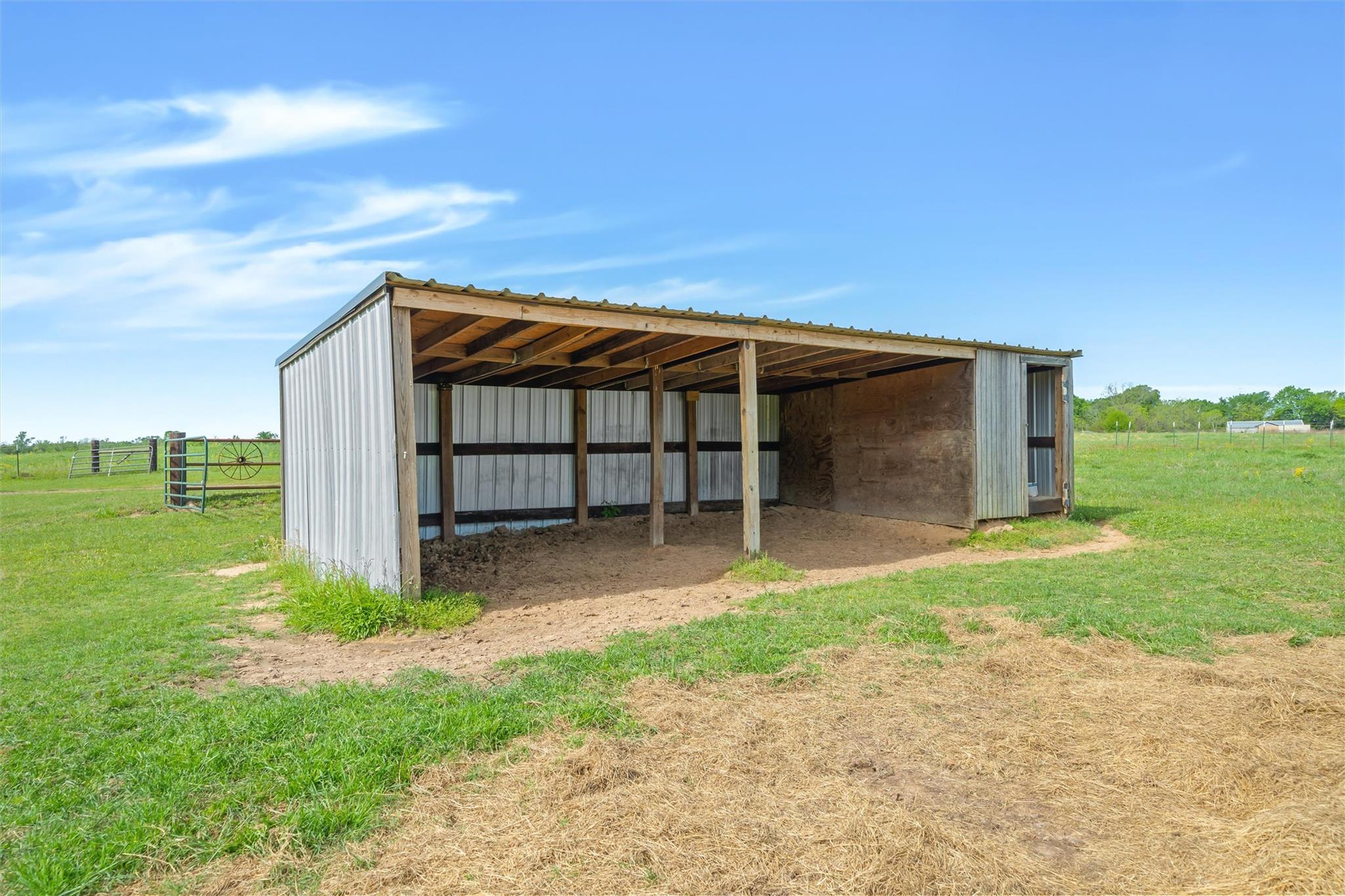 main property photo 26