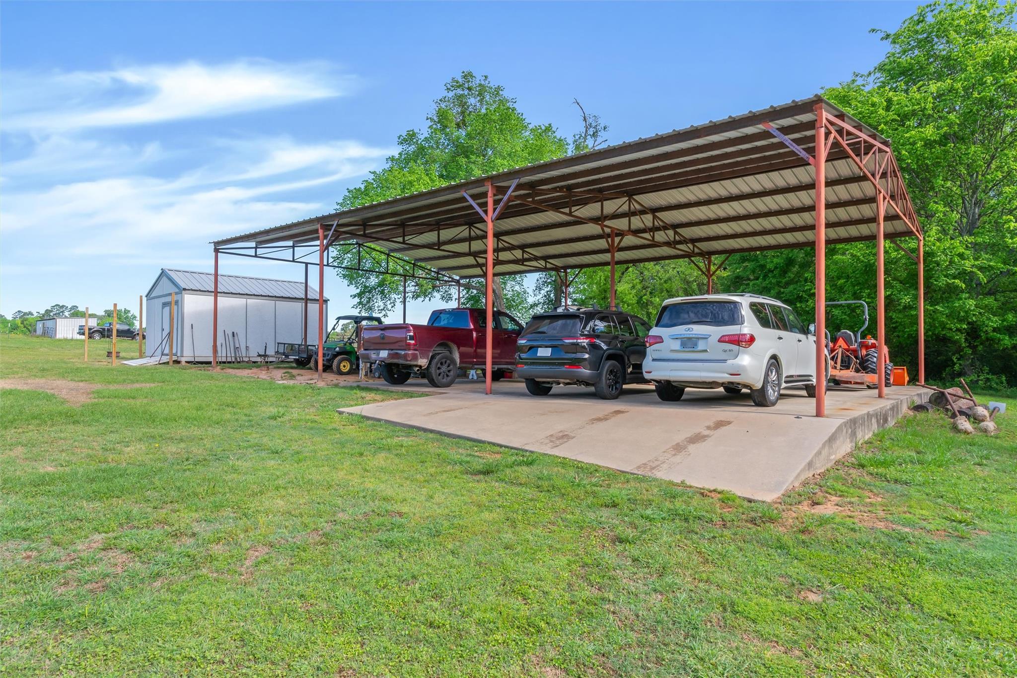 main property photo 29
