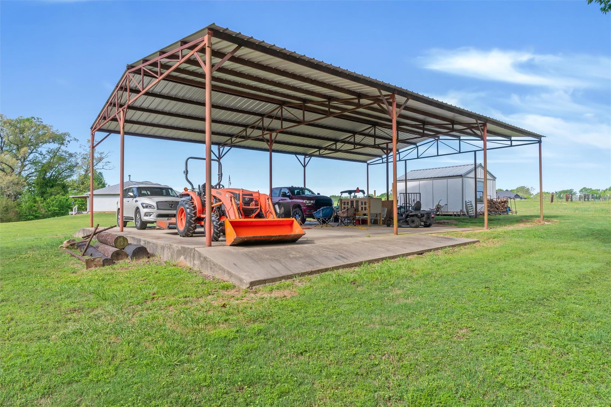 main property photo 30