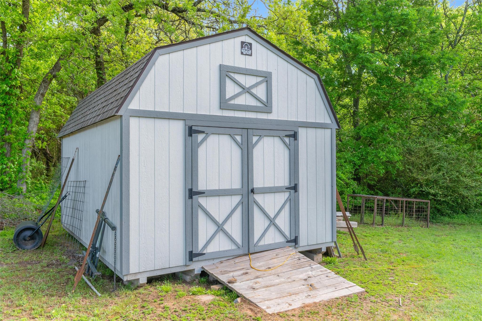 main property photo 31