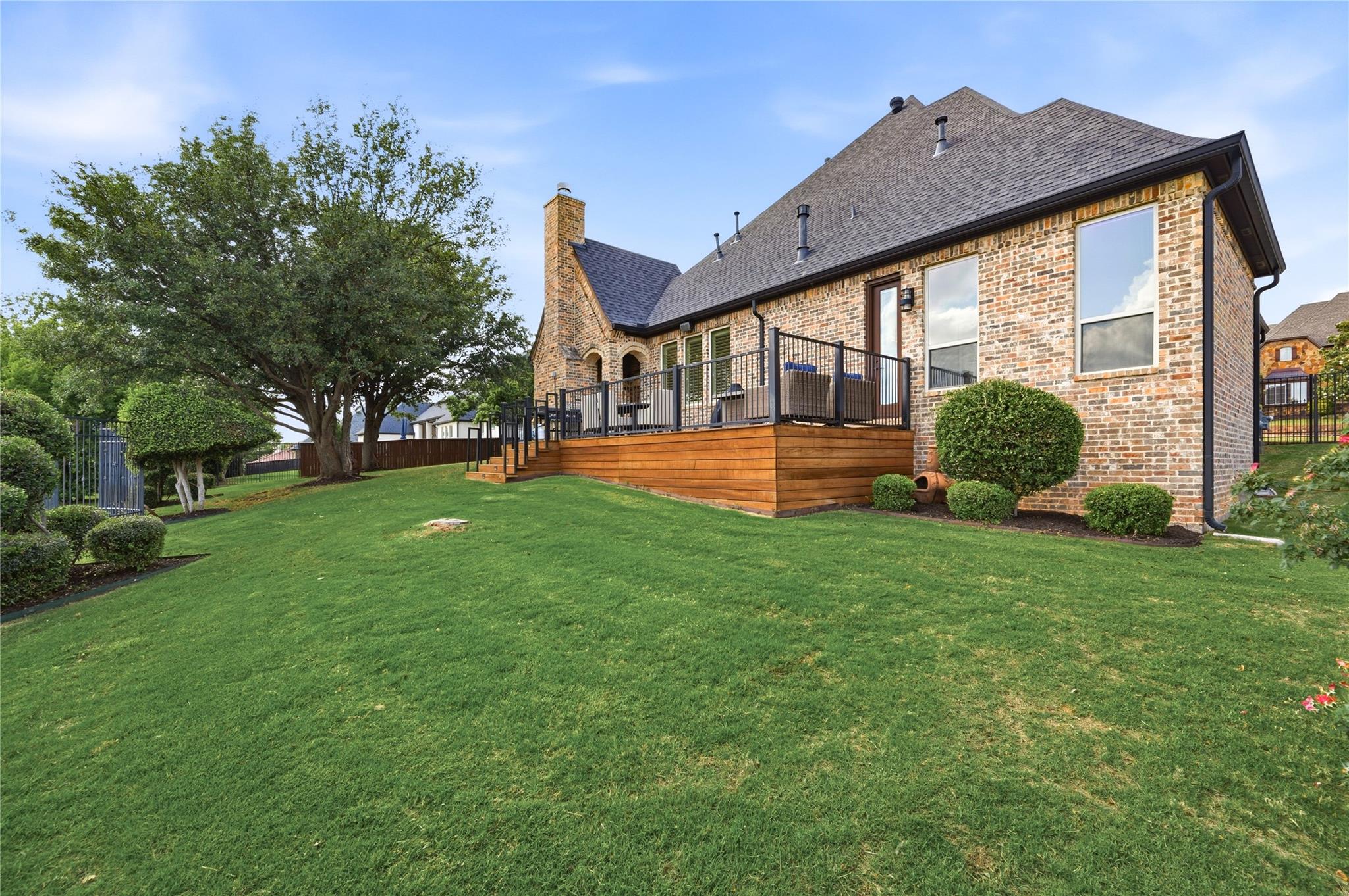 main property photo 28