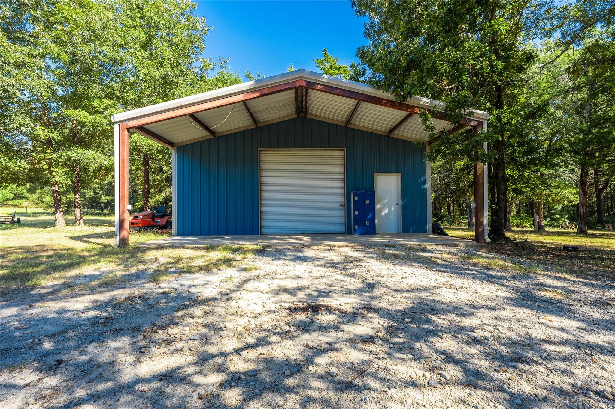 main property photo 20