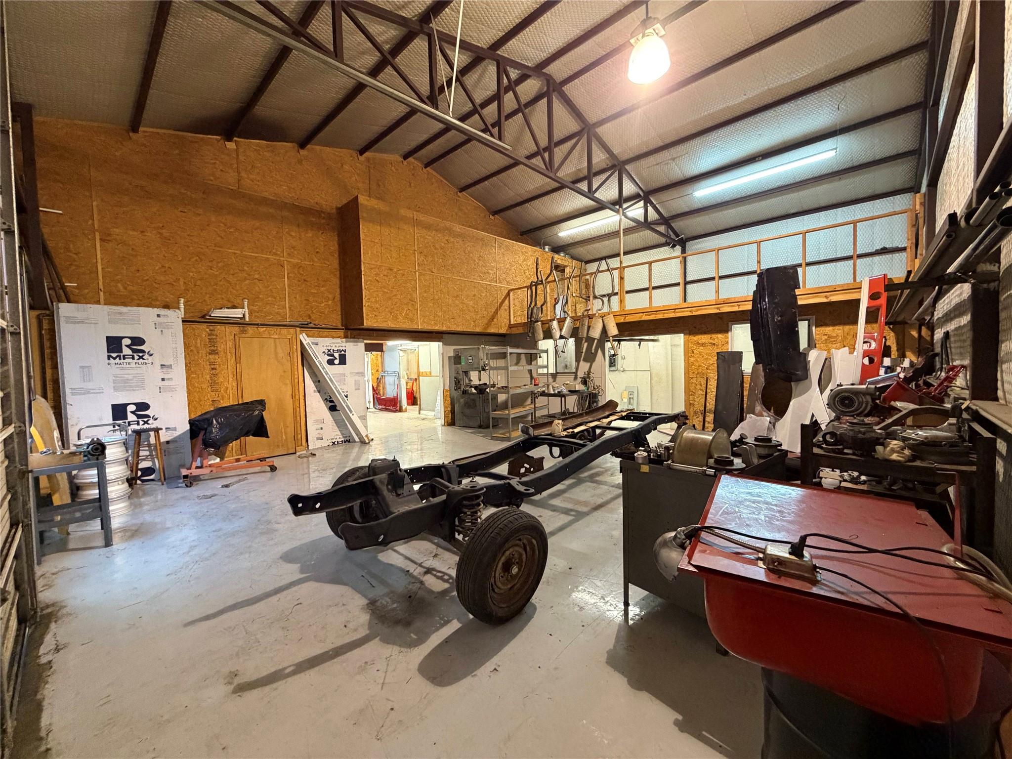 main property photo 11