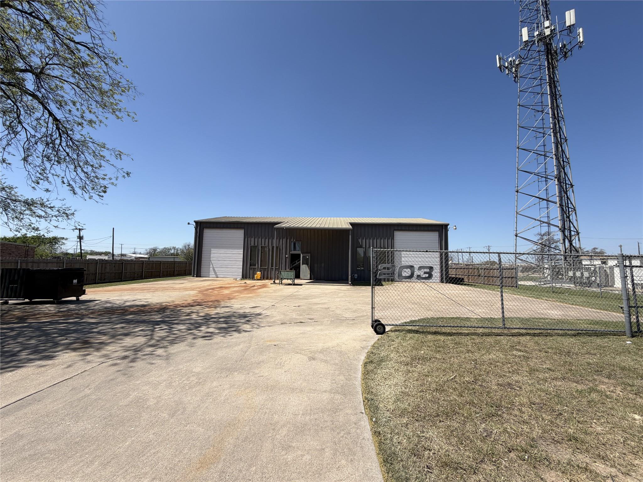 main property photo 2