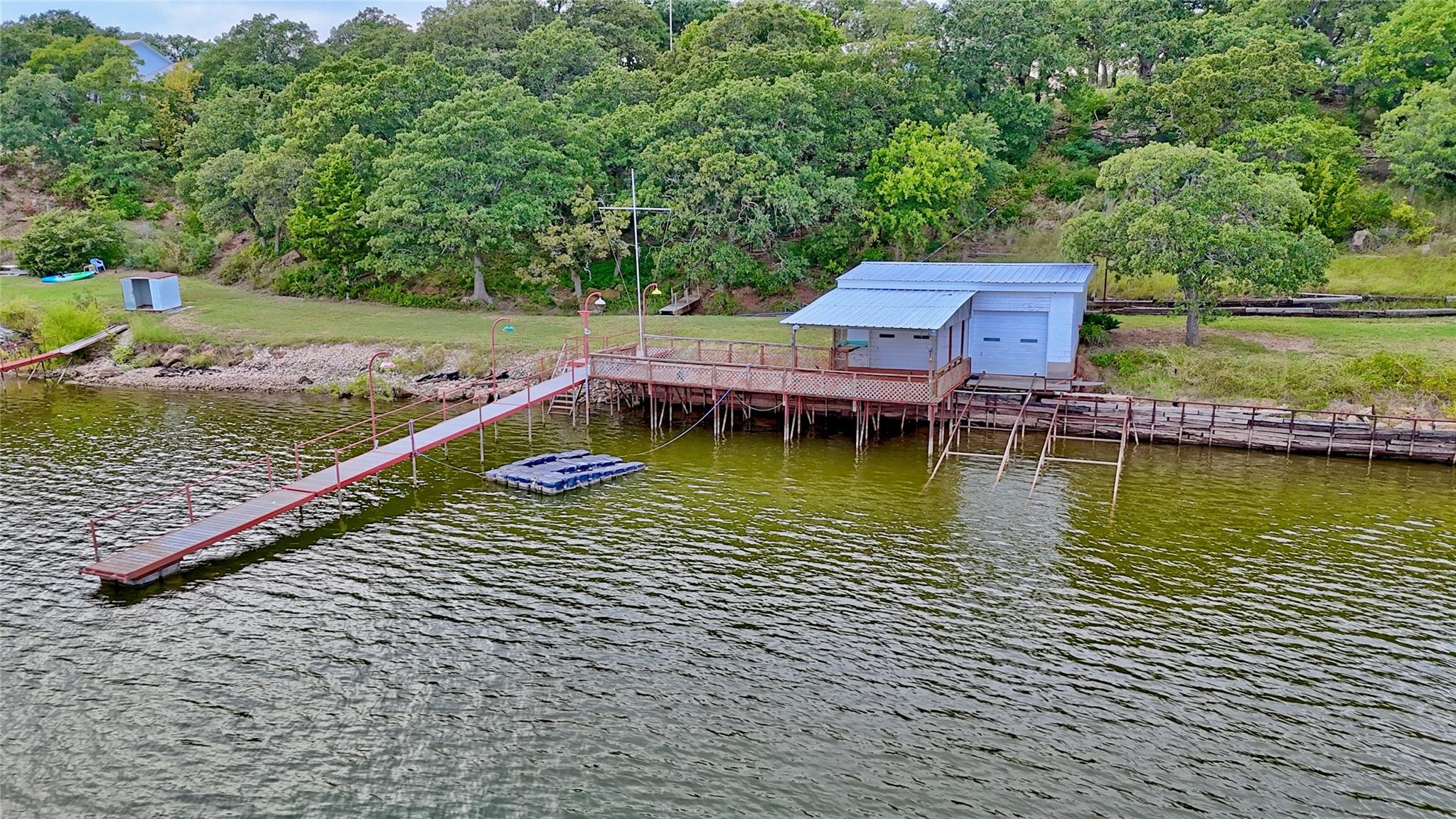 main property photo 21