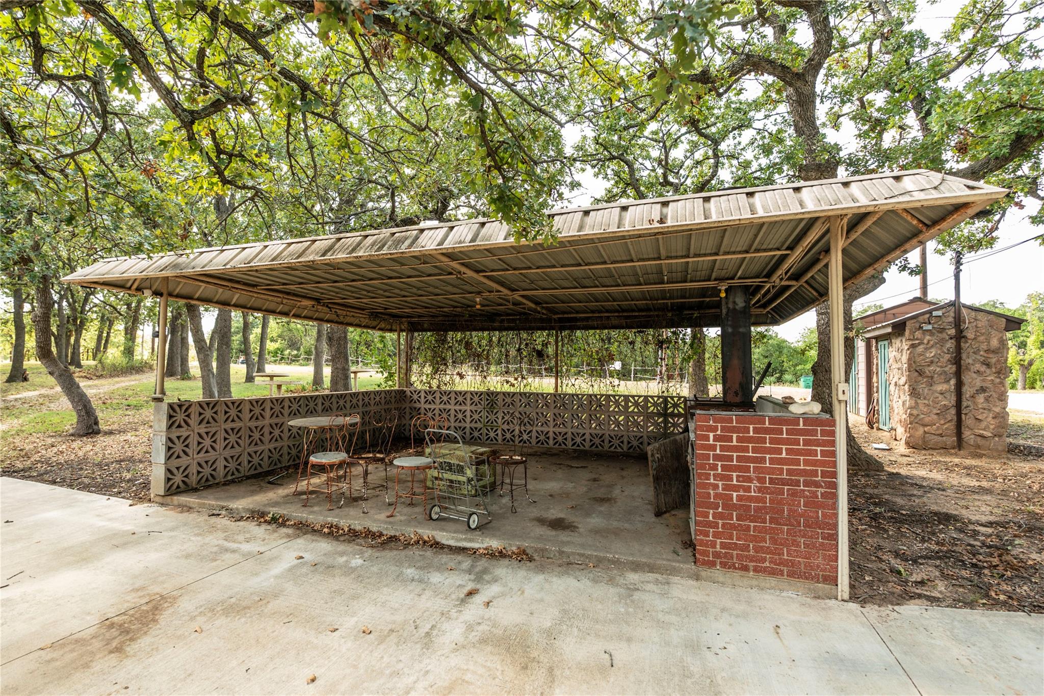 main property photo 24