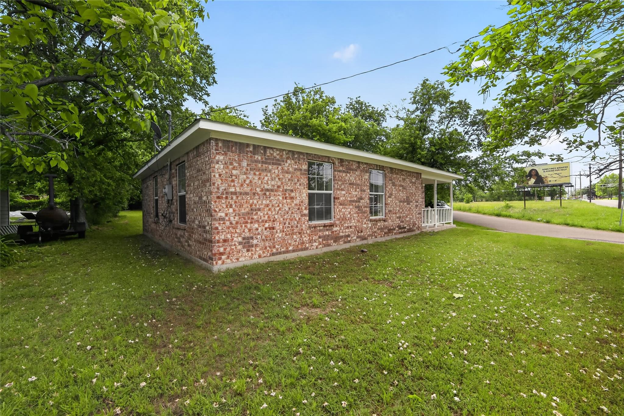 main property photo 27