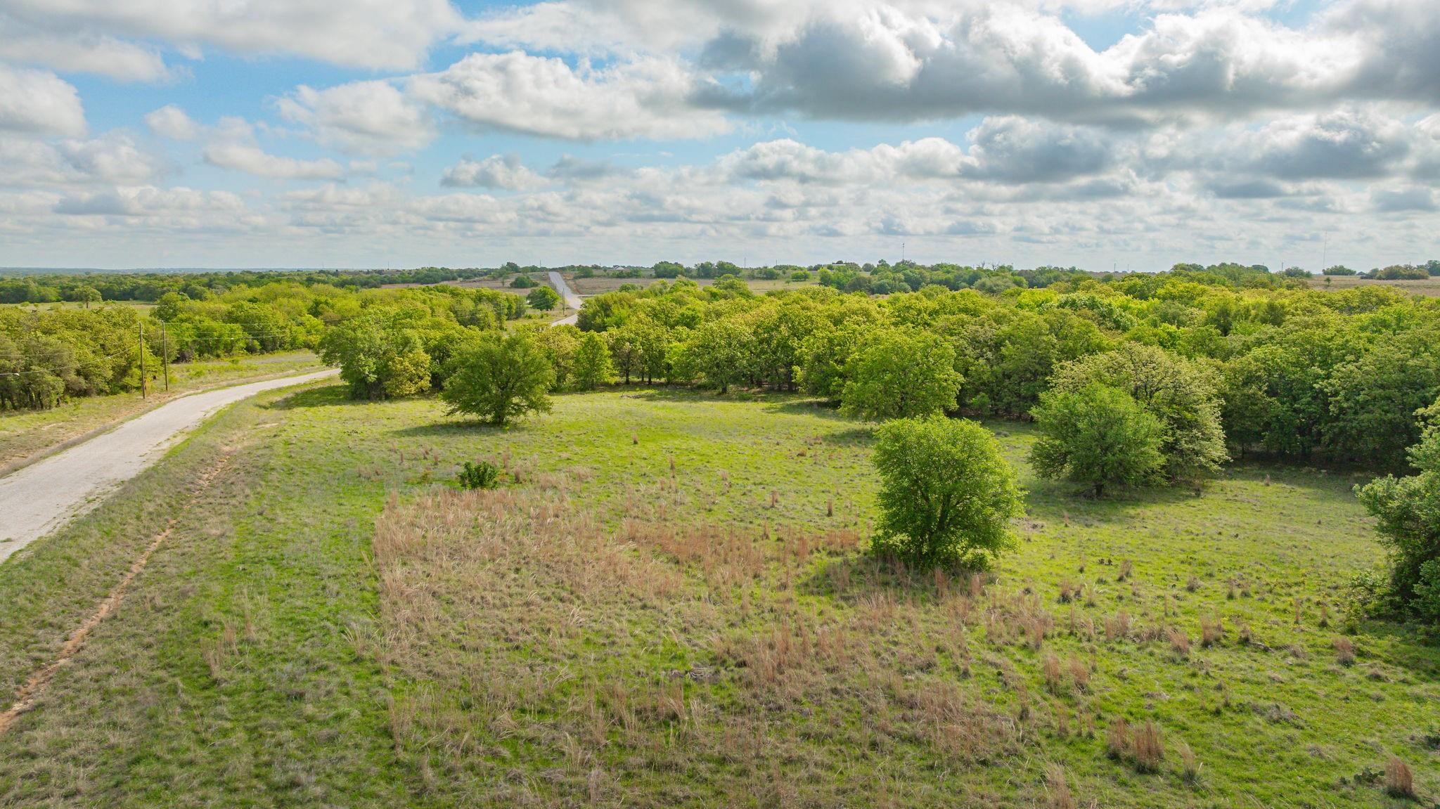 main property photo 28