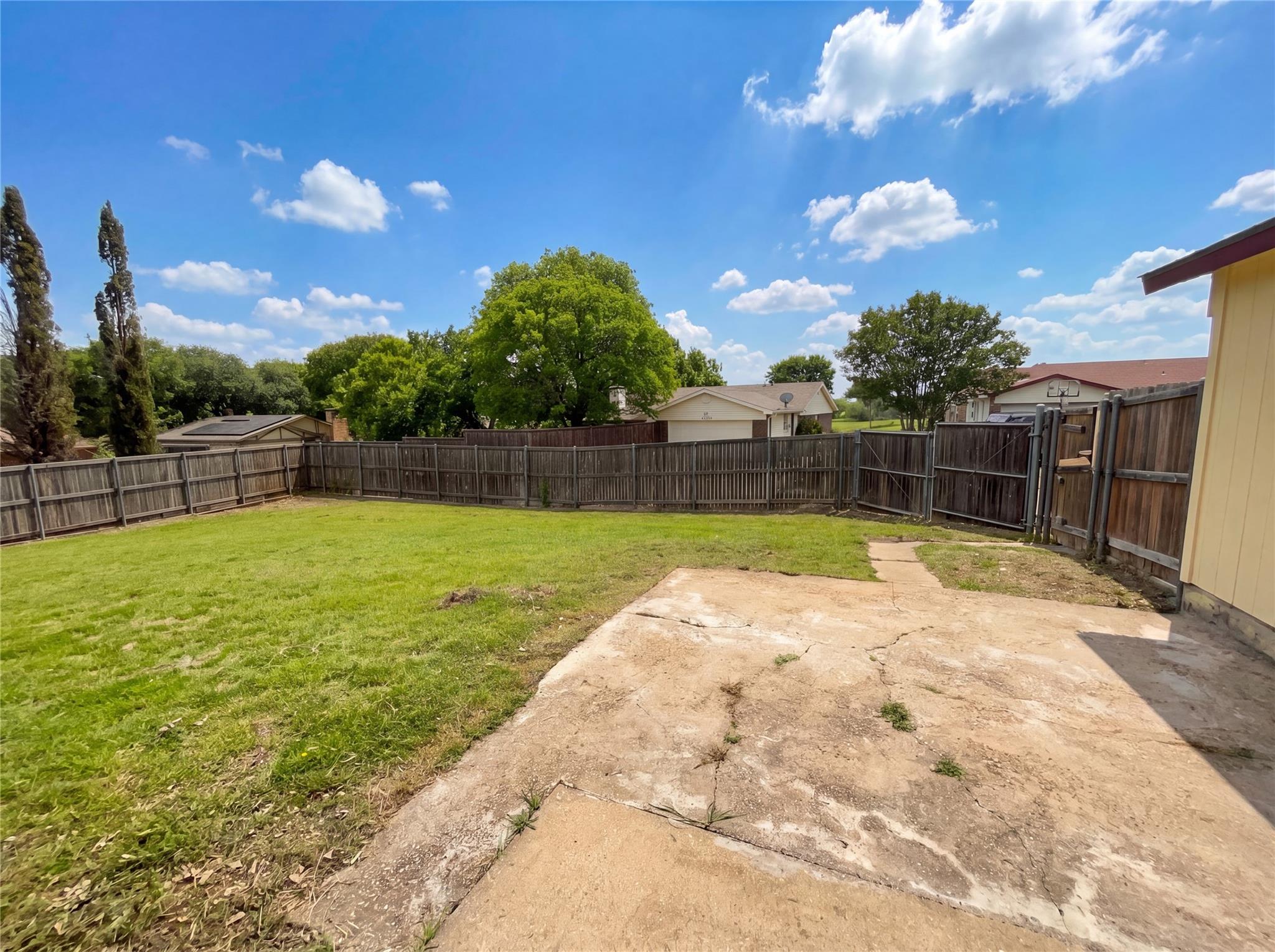 main property photo 13