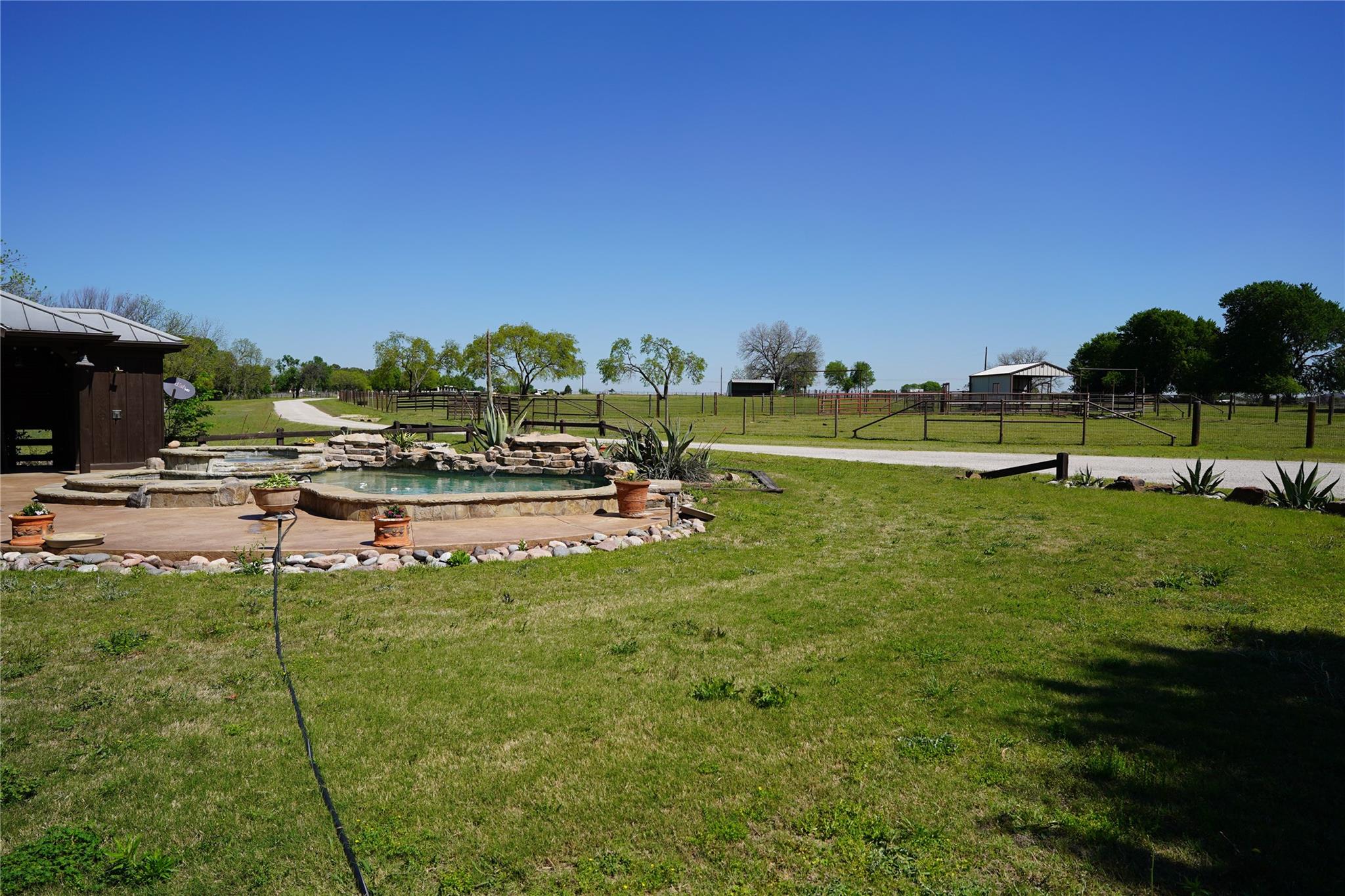main property photo 18