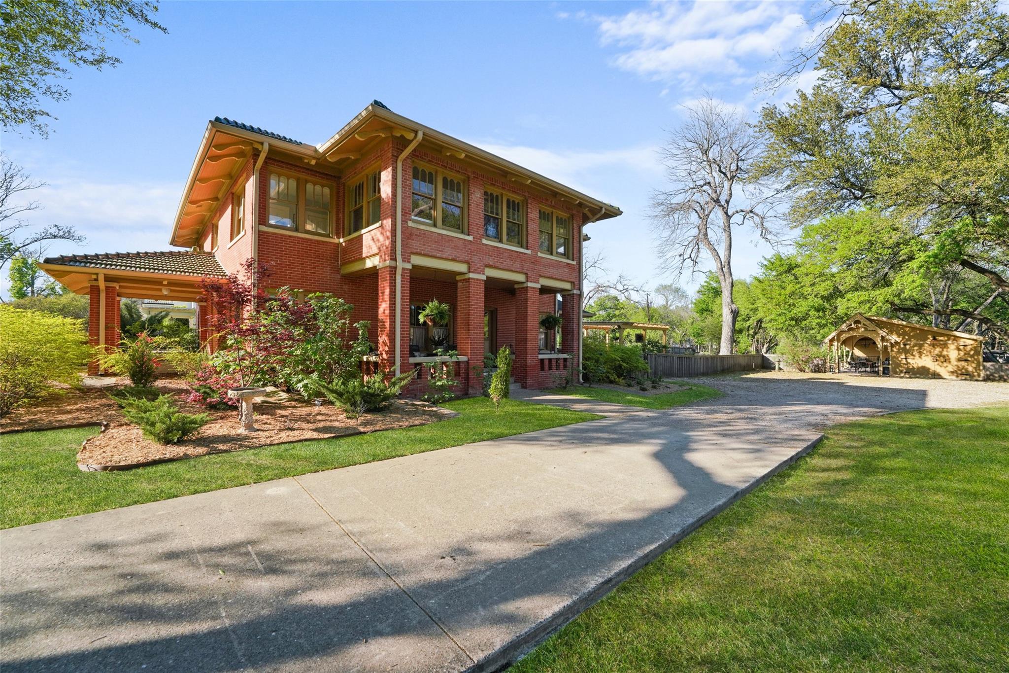 main property photo 8
