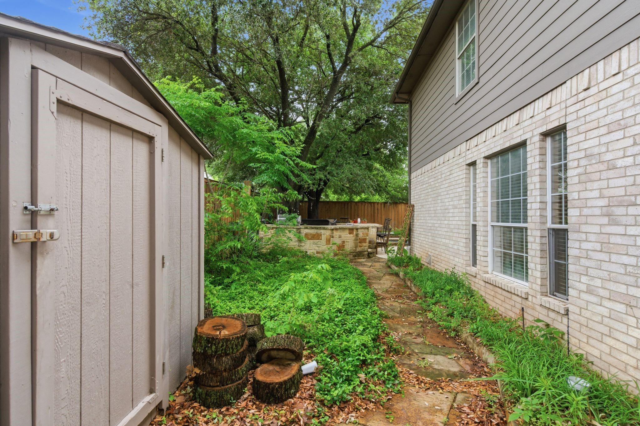 main property photo 34