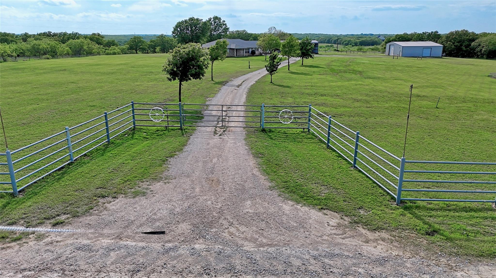 main property photo 28