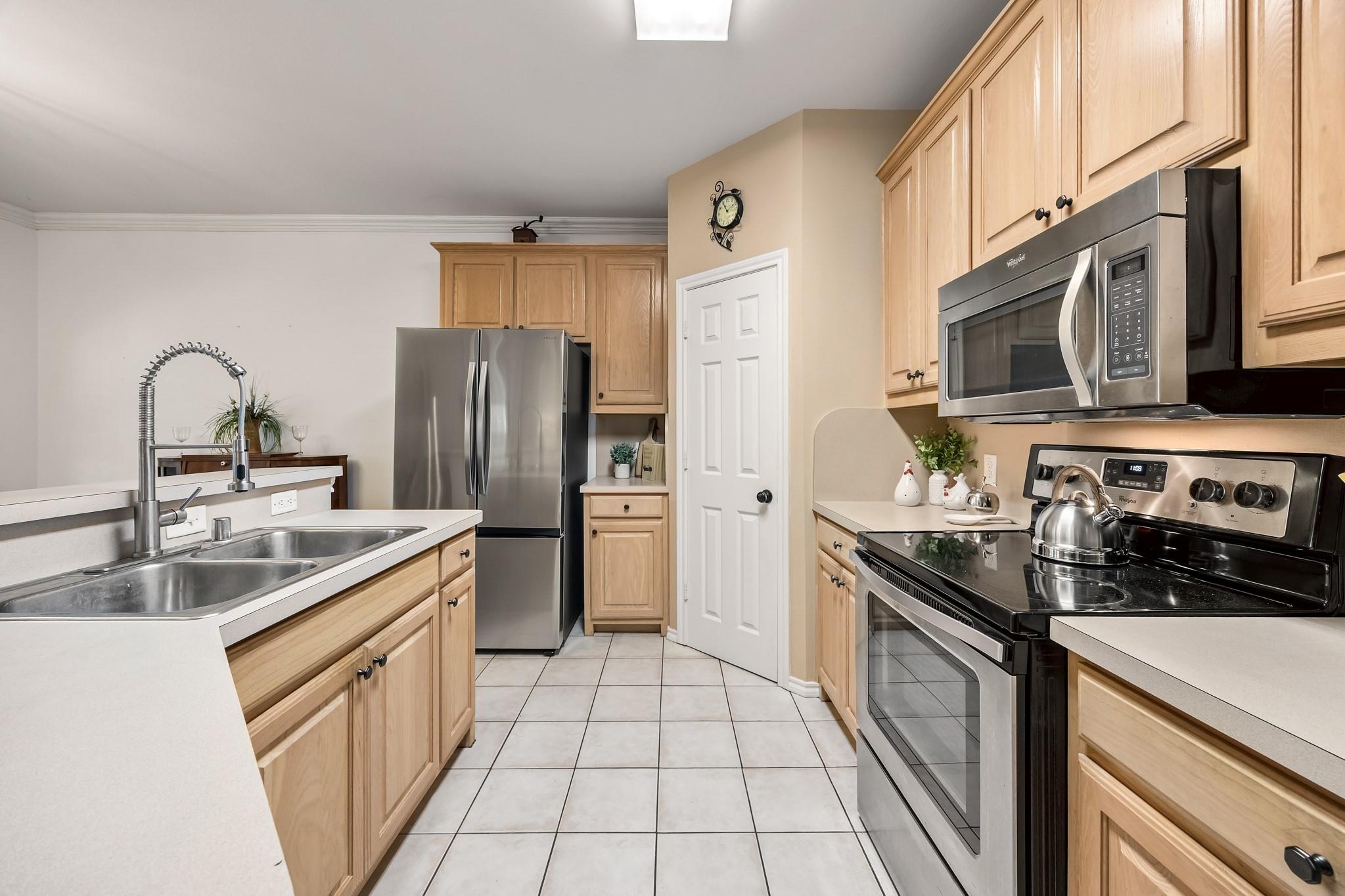main property photo 17