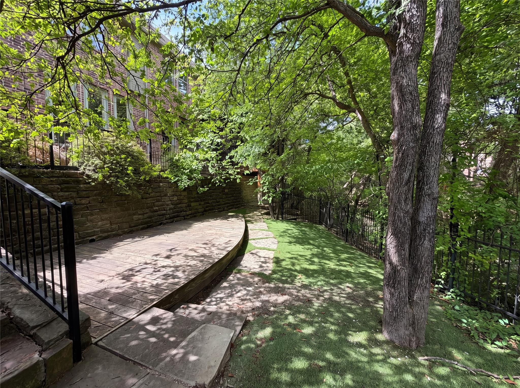 main property photo 26