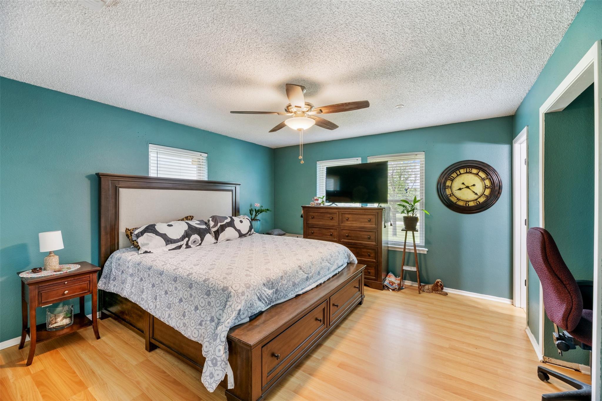 main property photo 25
