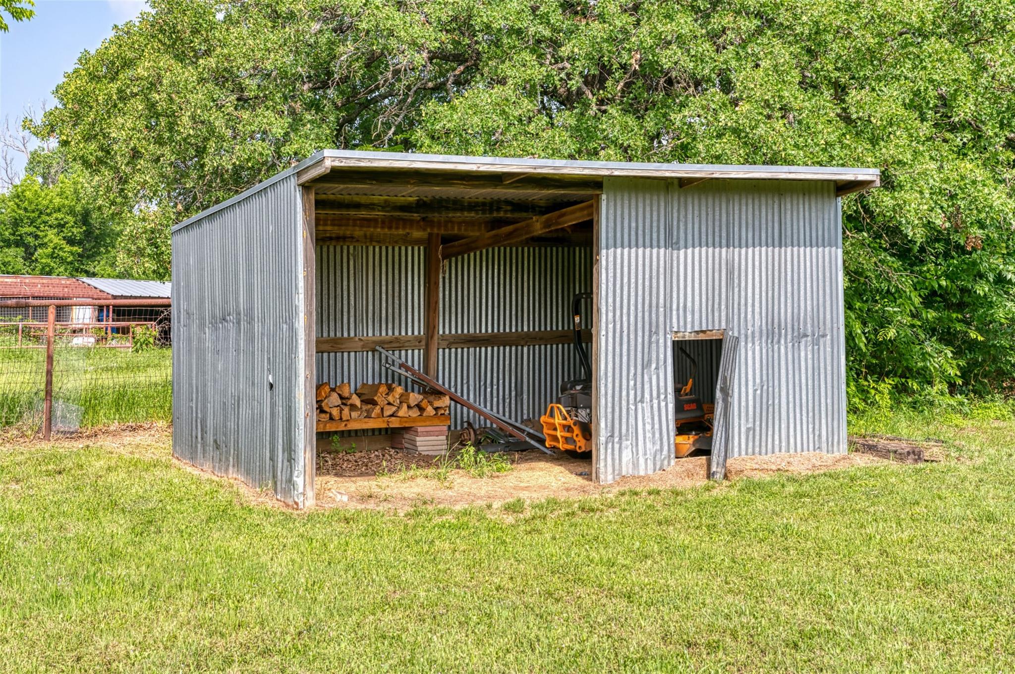 main property photo 37