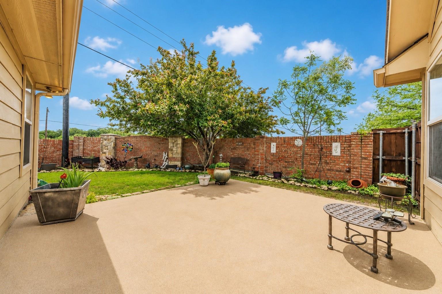 main property photo 28