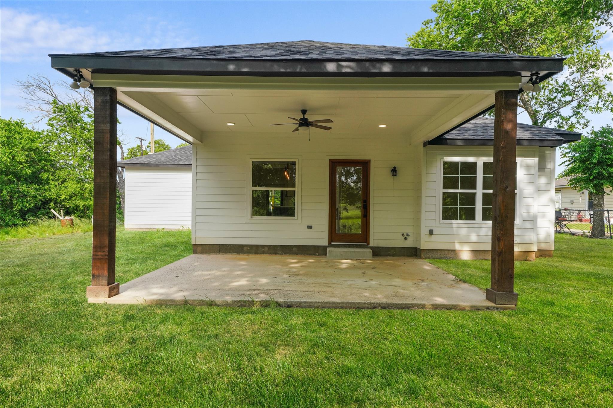 main property photo 21
