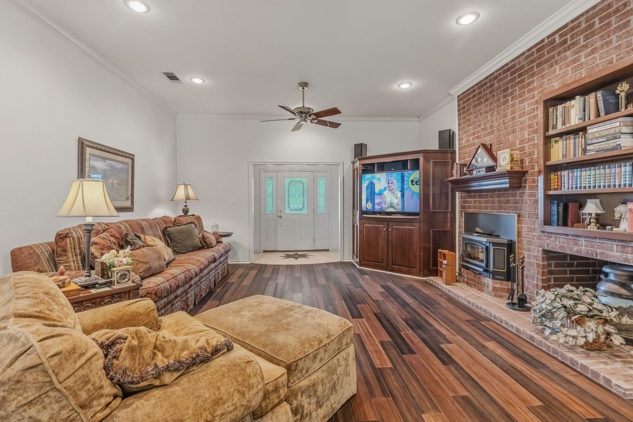 main property photo 7