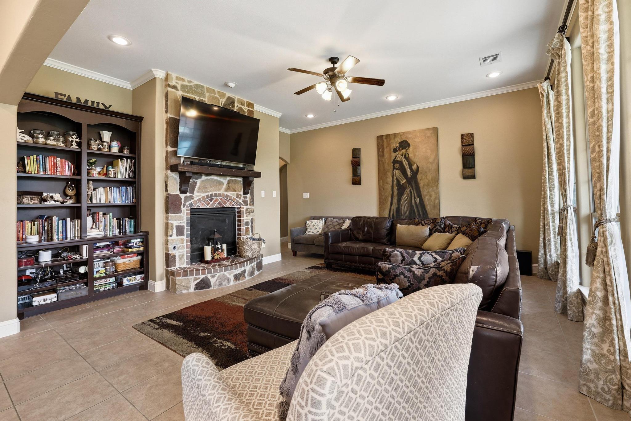 main property photo 5