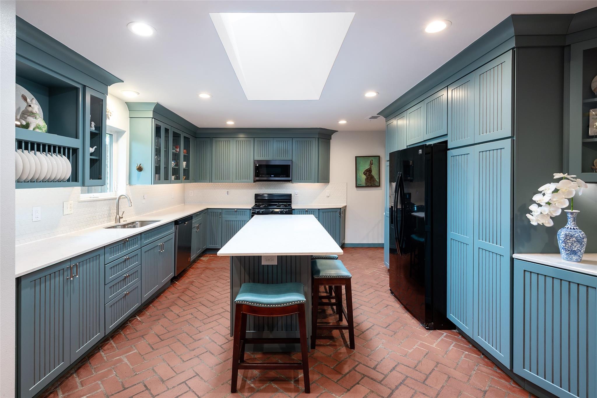 main property photo 14