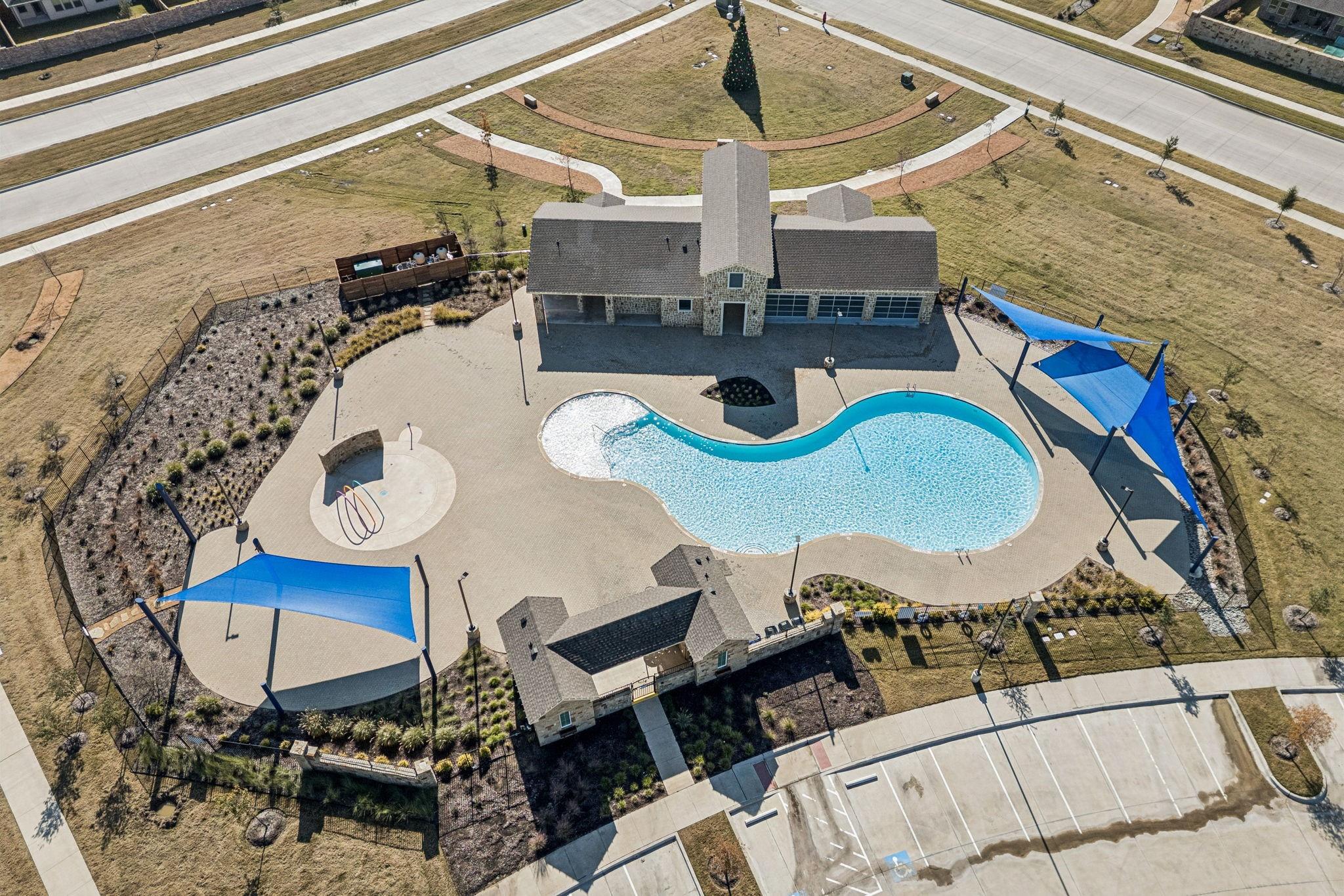 main property photo 28
