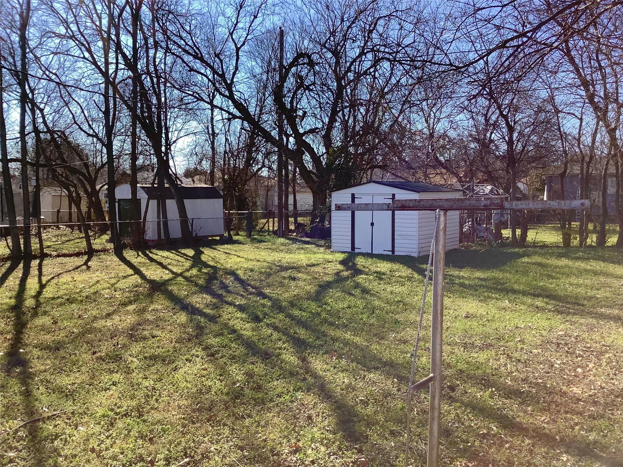 main property photo 11