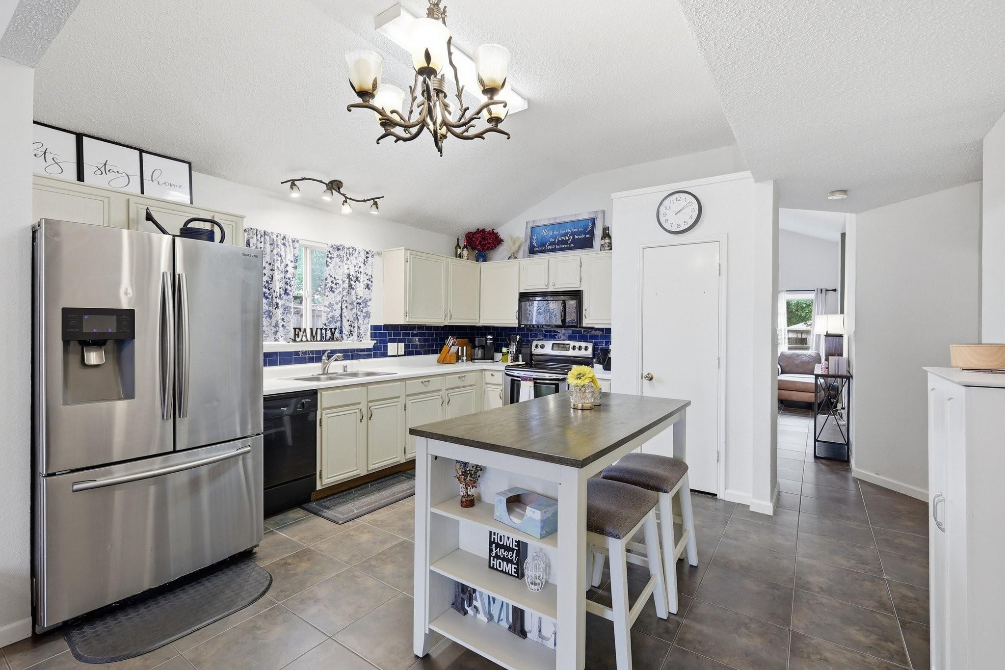 main property photo 10