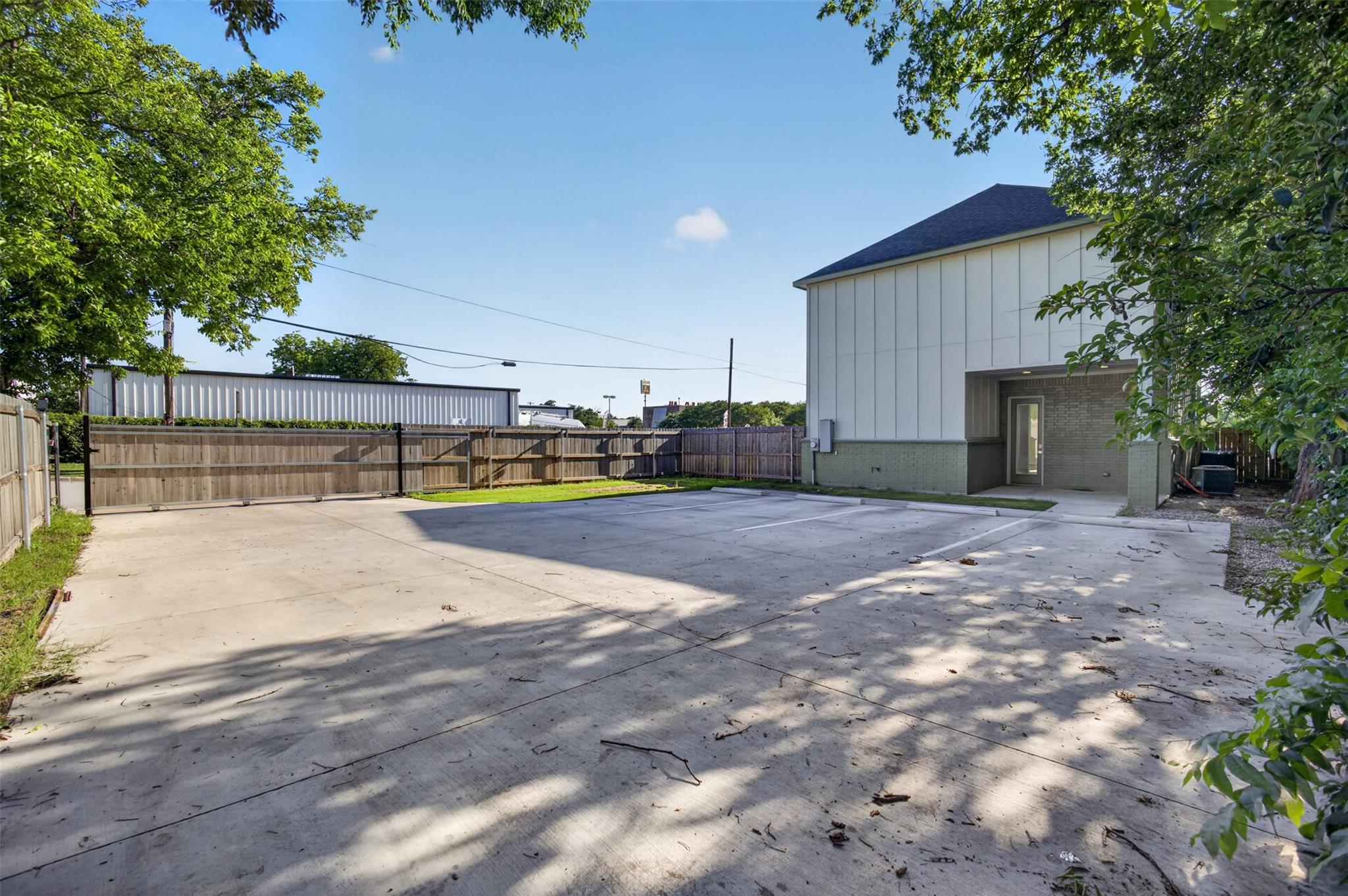 main property photo 36