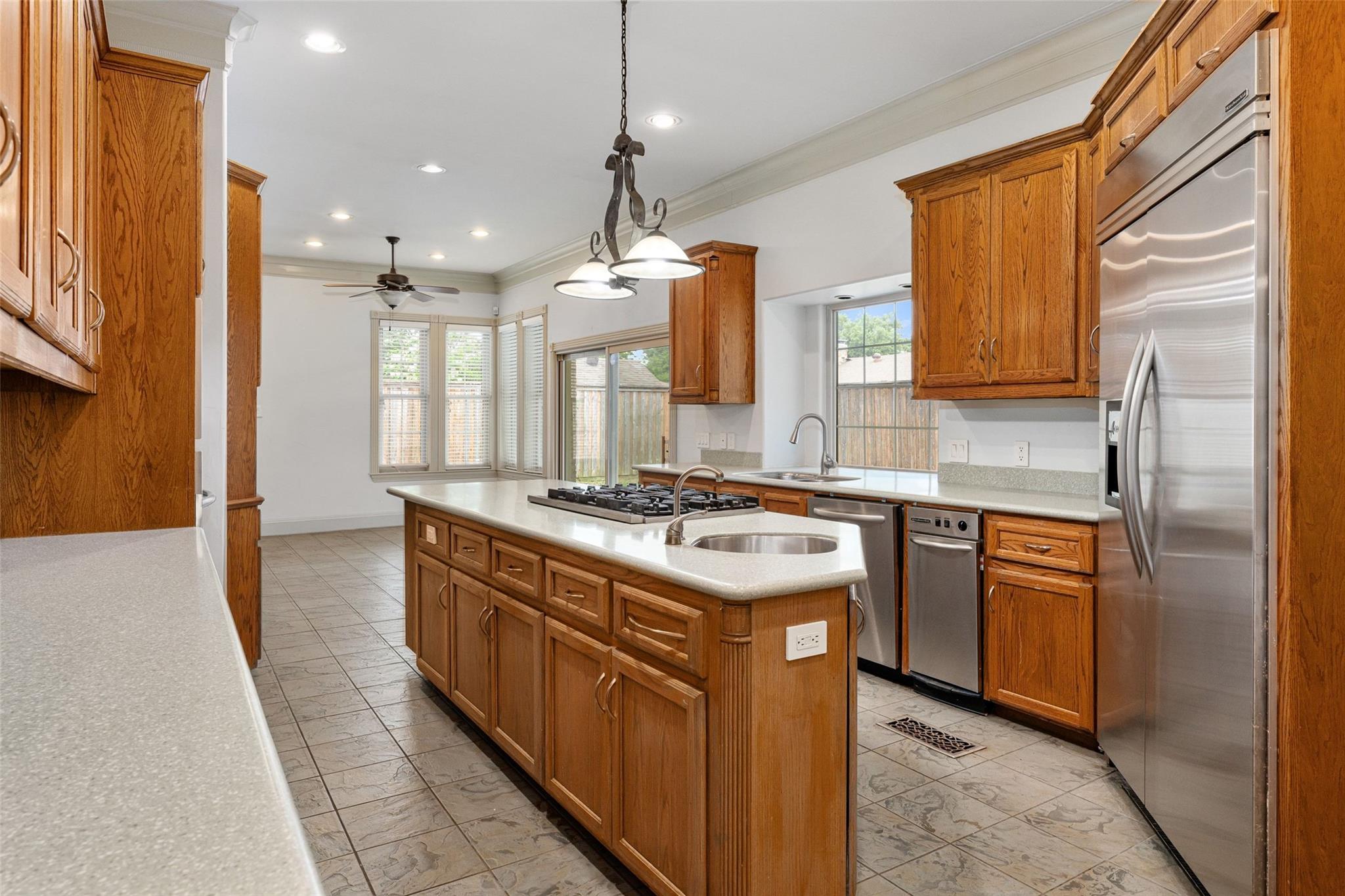 main property photo 13