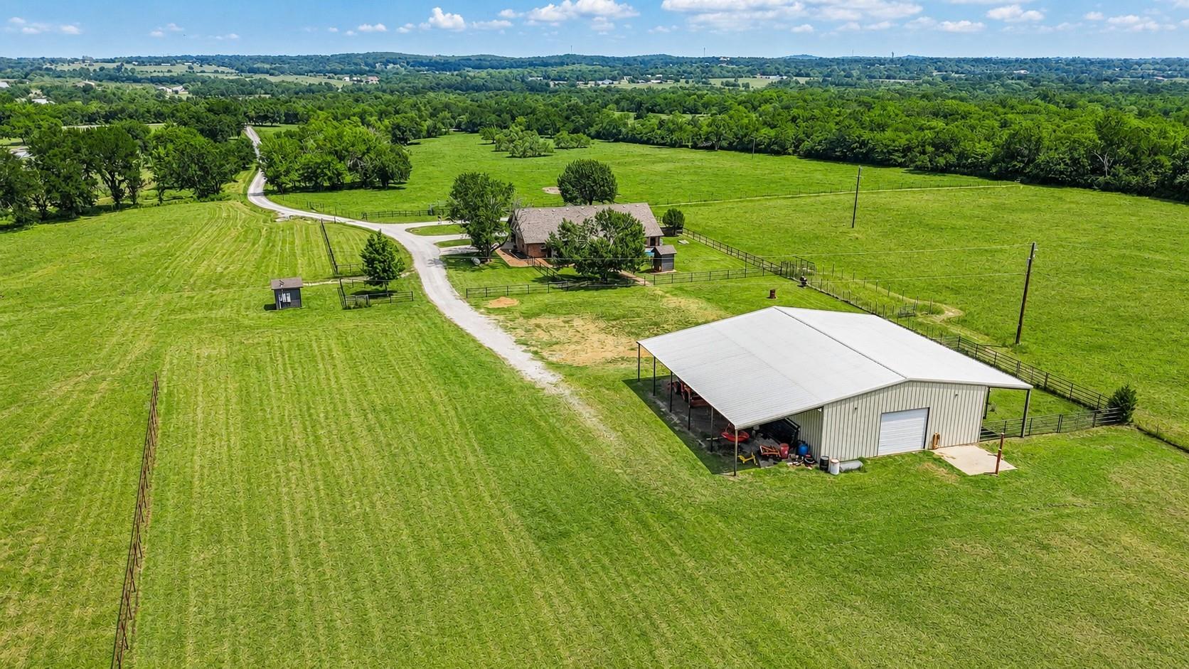 main property photo 14