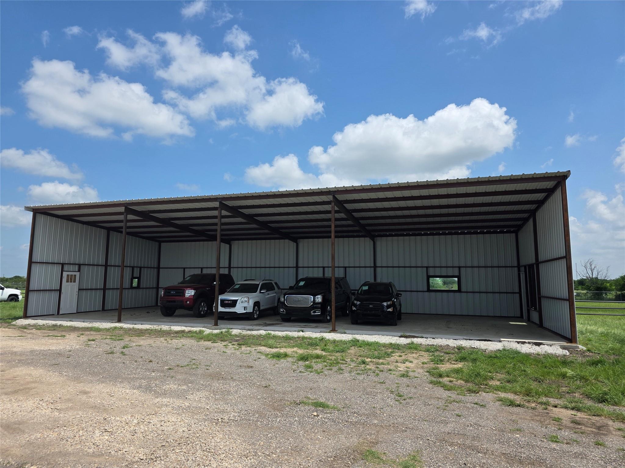 main property photo 10