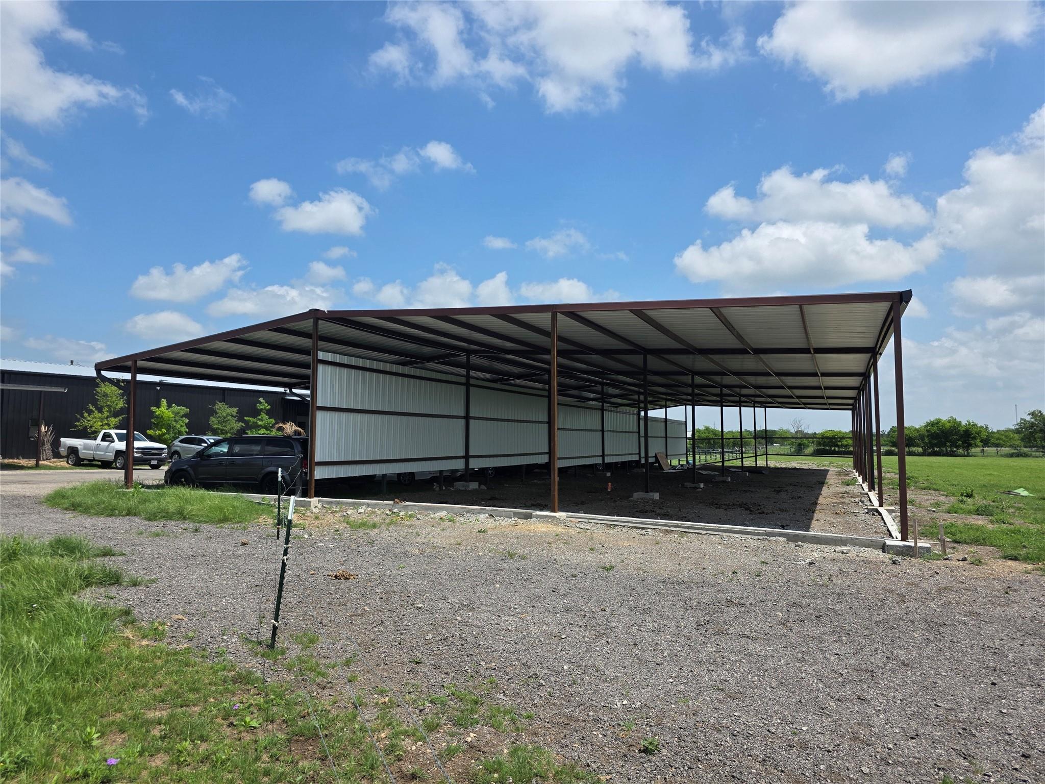 main property photo 11
