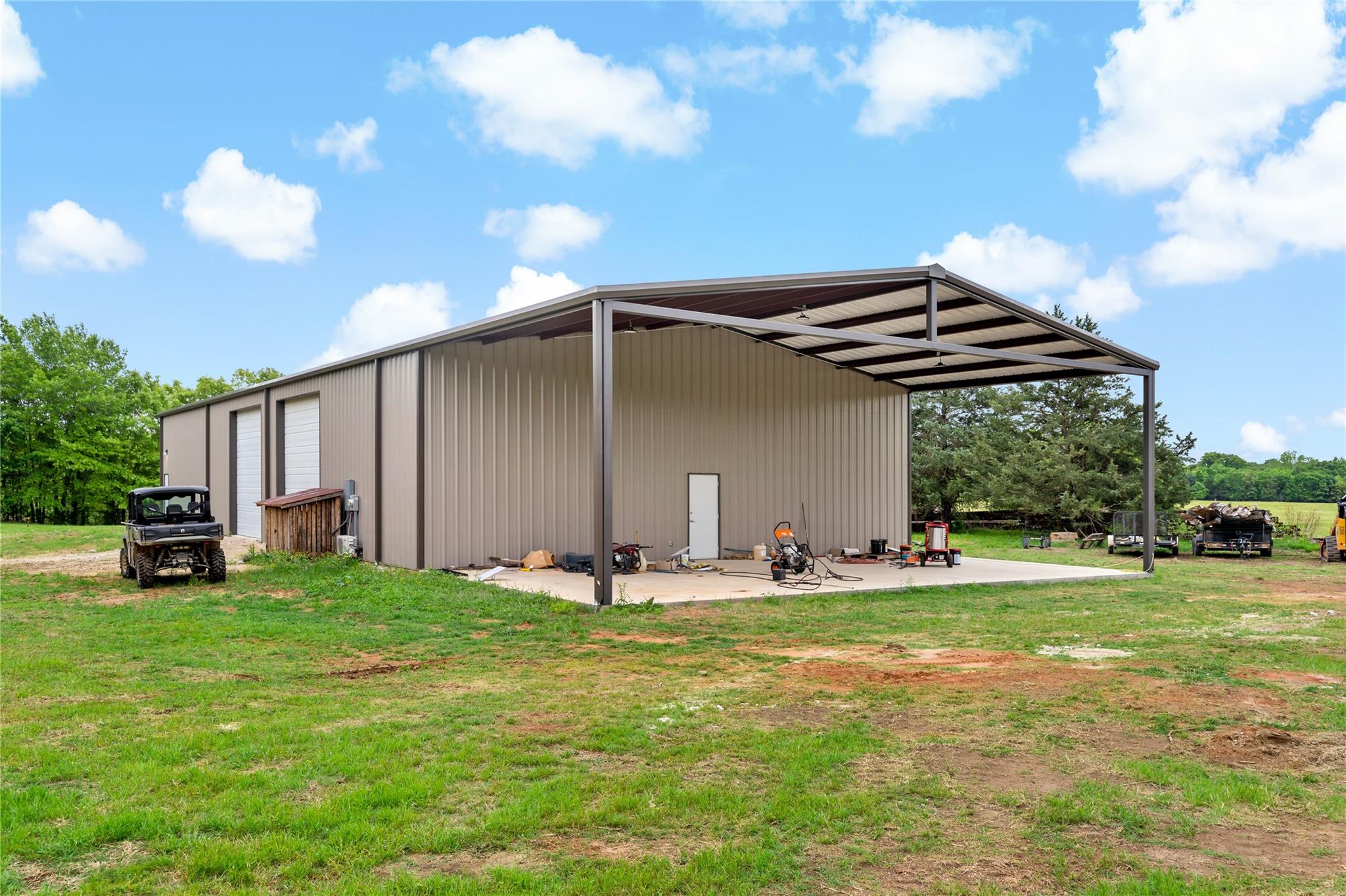 main property photo 31