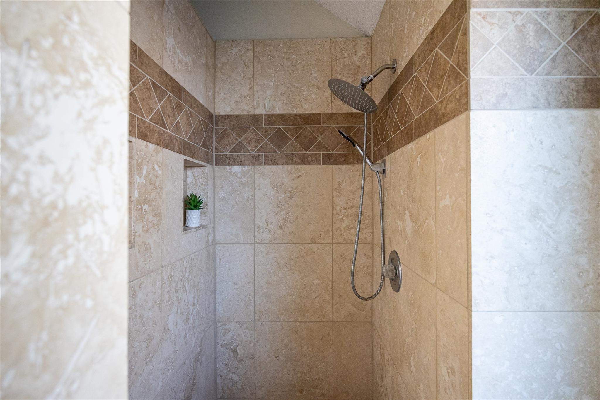 property viewer photo 18