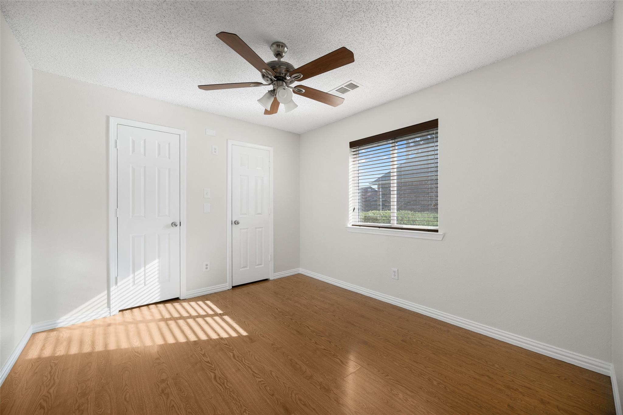 property viewer photo 19