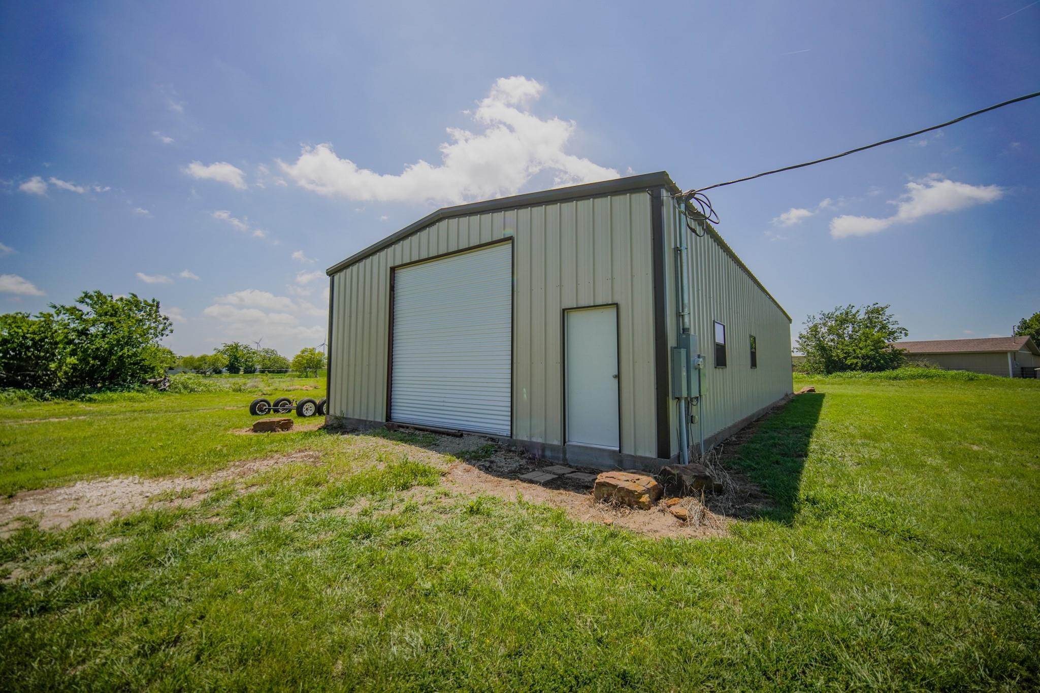 main property photo 5